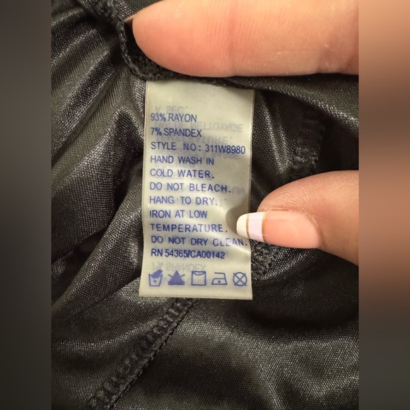 EUC Flattering Little Black Dress With Gold Shoulder Details Peter NyGard Sz 8 - Picture 9 of 10